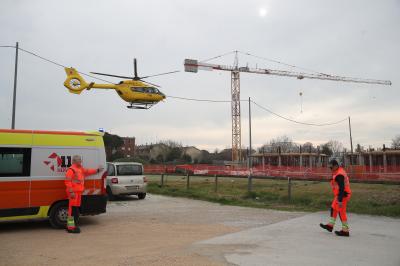 RAVENNA 25/02/2025. IINFORTUNIO SUL LAVORO CANTIERE SCUOLA A PONTE NUOVO IN VIA DEL PINO