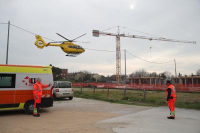 RAVENNA 25/02/2025. IINFORTUNIO SUL LAVORO CANTIERE SCUOLA A PONTE NUOVO IN VIA DEL PINO