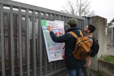 RAVENNA 27/02/2025. ANM MAGISTRATI IN DIFESA DELLA COSTITUZIONE. Giornata di astensione dal lavoro dei magistrati. Manifestazione nel cortile del tribunale di Ravenna